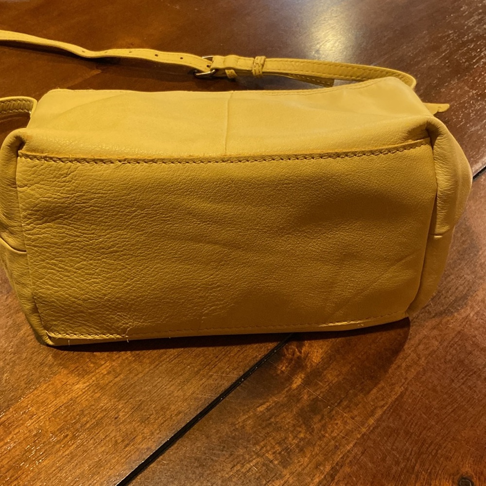 American Leather Yellow Crossbody Bag. - Picture 7 of 16